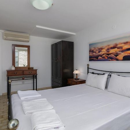 Areti'S Milos Guesthouses Адамас Екстер'єр фото