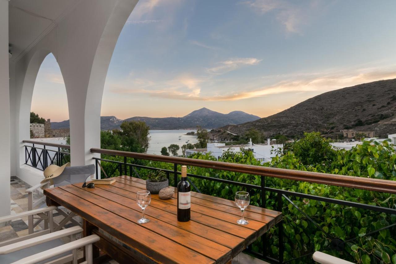 Areti'S Milos Guesthouses Адамас Екстер'єр фото
