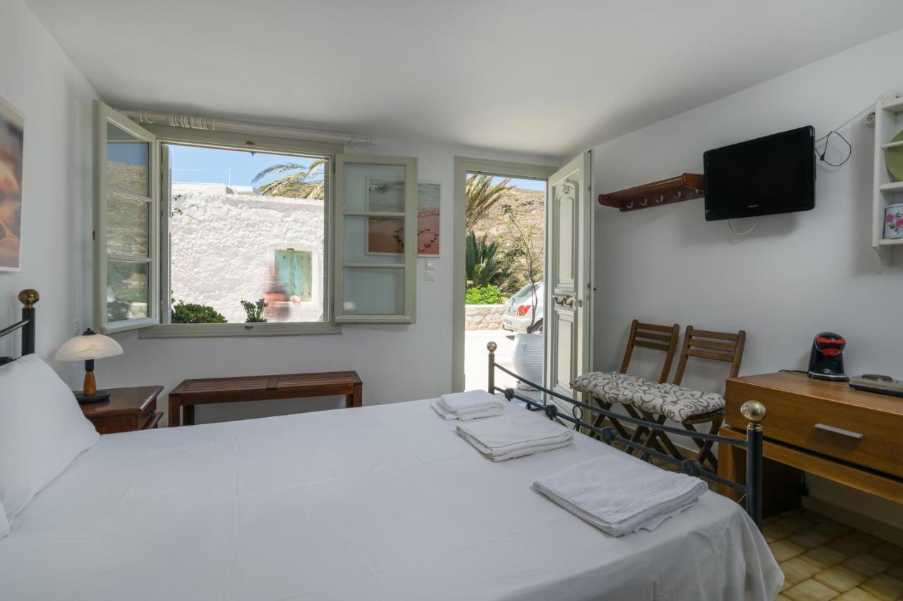 Areti'S Milos Guesthouses Адамас Екстер'єр фото