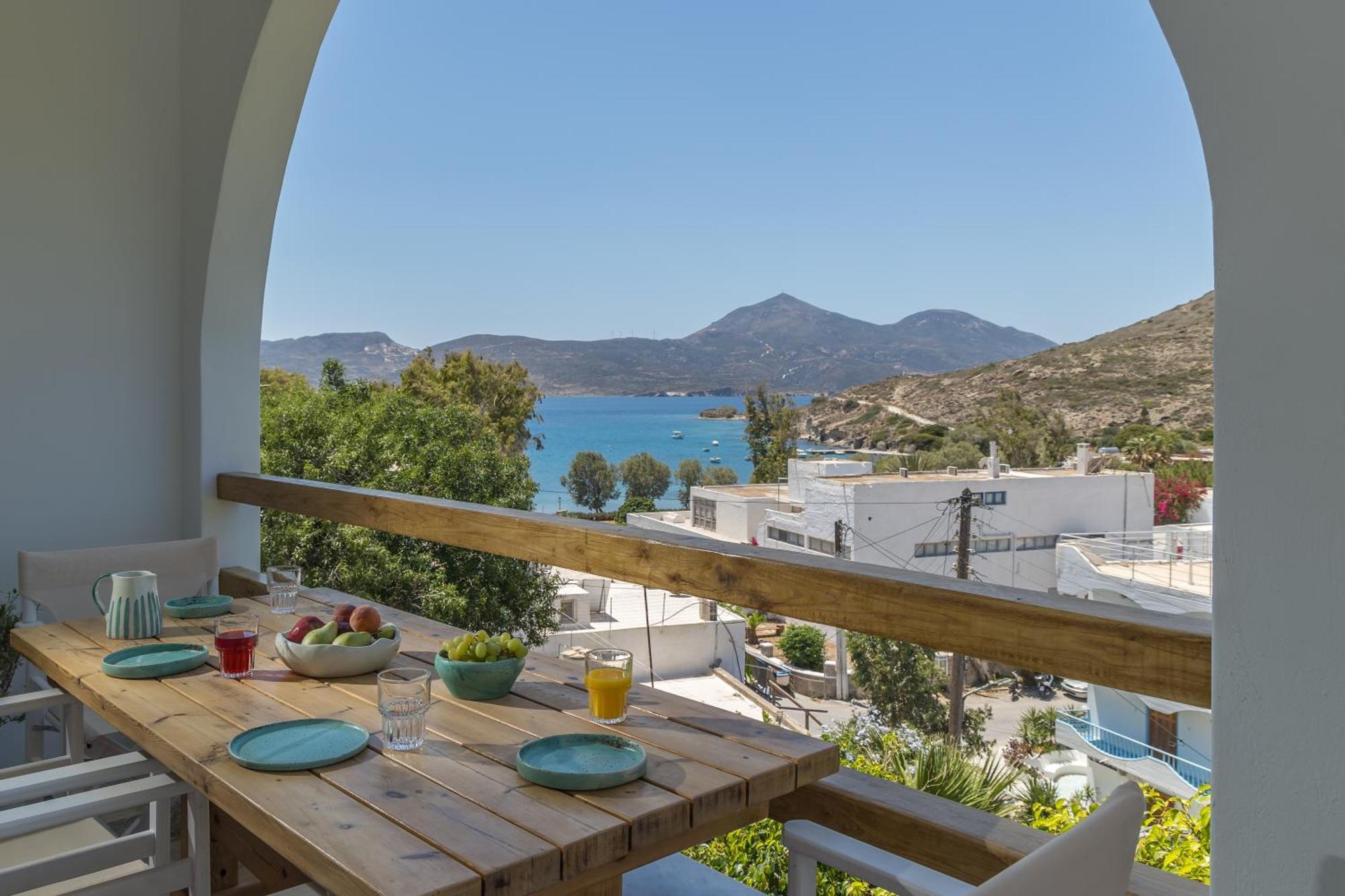 Areti'S Milos Guesthouses Адамас Екстер'єр фото