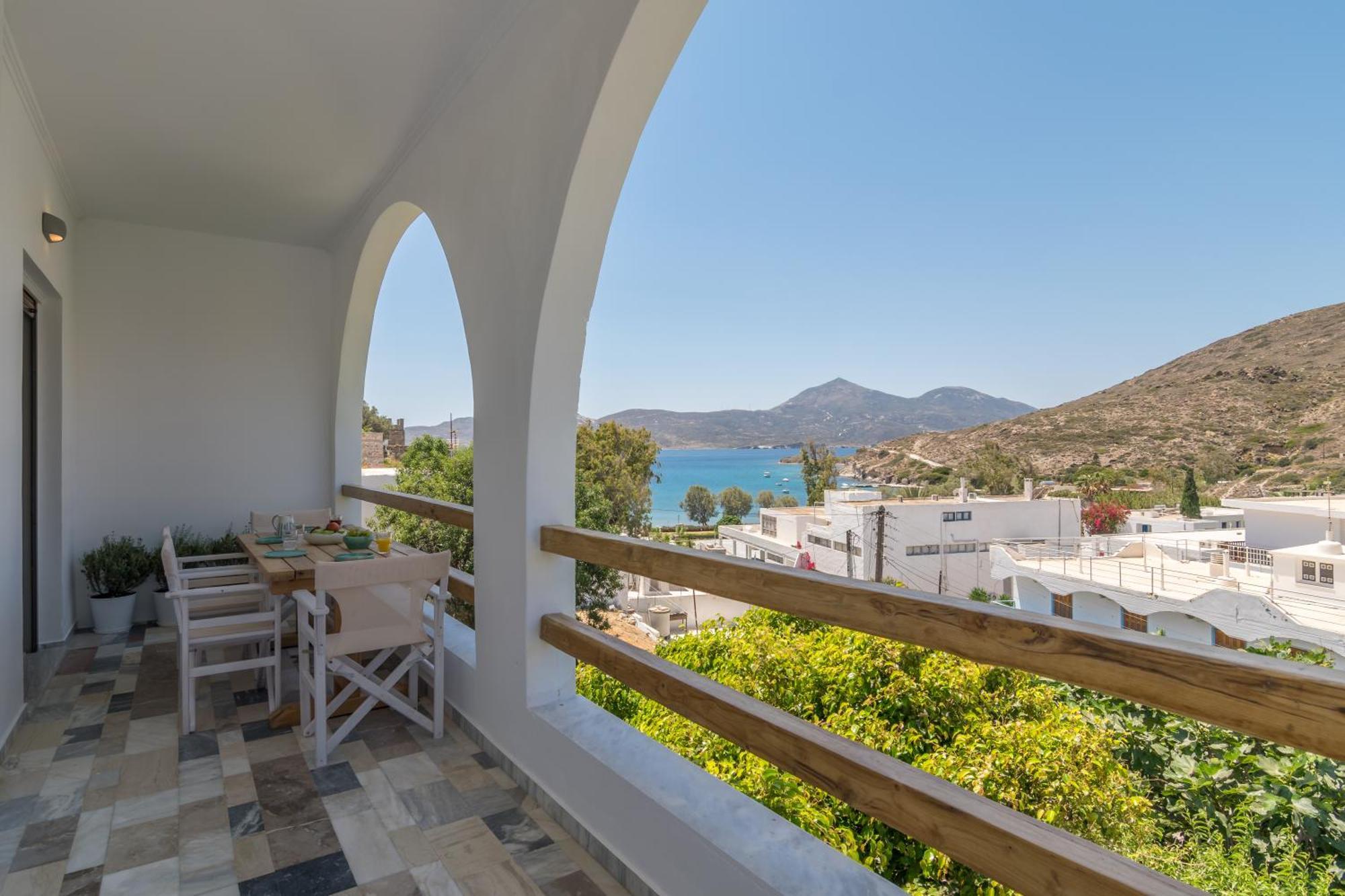 Areti'S Milos Guesthouses Адамас Екстер'єр фото